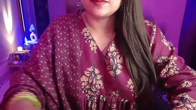 Freechat Mitikaa on StripChat