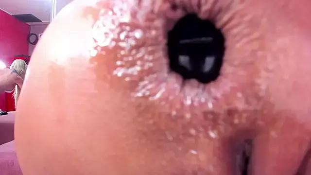 Freechat NikkaHOTx on StripChat