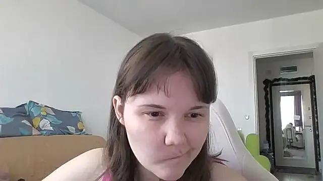 Freechat Qaynii on StripChat