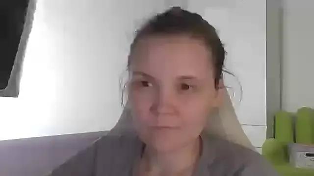 Freechat Qaynii on StripChat