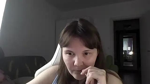 Freechat Qaynii on StripChat