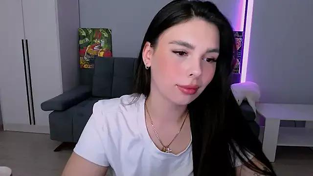 Freechat queenofthesense_ on StripChat