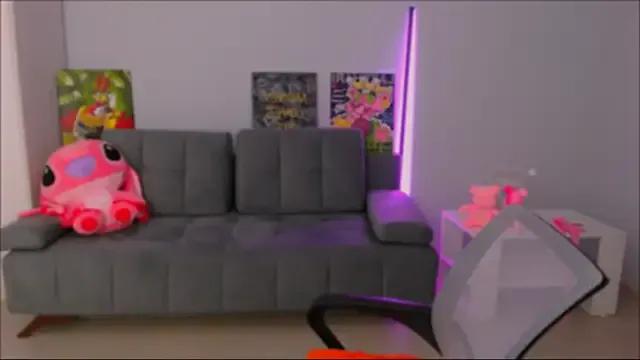 Freechat queenofthesense_ on StripChat