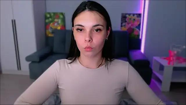 Freechat queenofthesense_ on StripChat