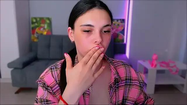 Freechat queenofthesense_ on StripChat