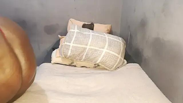 Freechat sexybigasss on StripChat