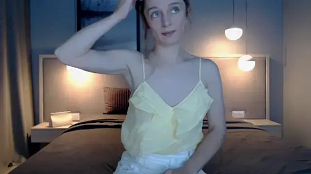 Freechat ShySchoolGirl on StripChat