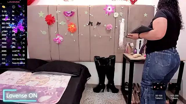 Freechat Zaly_mature on StripChat